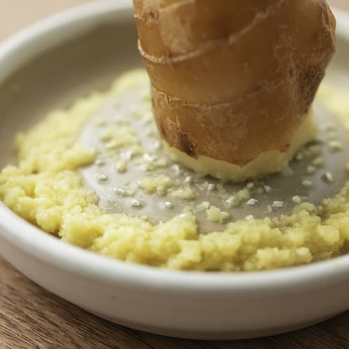 &NE Iwami-yaki Grater, Small, Hare to Ke x Motoshige, White, 10cm Diameter x 2cm Height, Made in Japan, Ceramic, One-Handed Grinding, Non-Slip, Microw