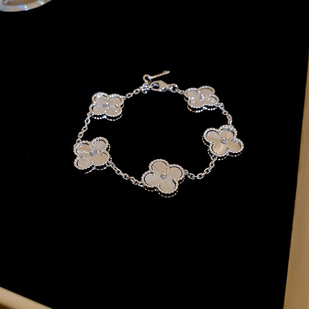 

Высококлассный браслет «Счастливый четырехлистный клевер» Легкая роскошь Высококлассный темперамент Ручные украшения Модный дизайн Ювелирные изделия