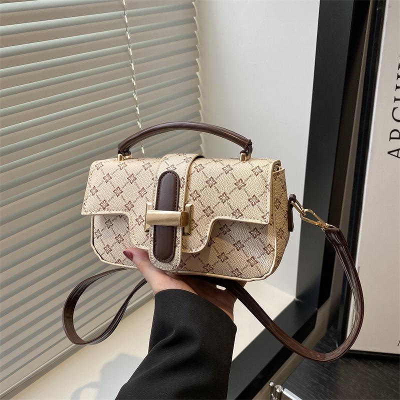 

Premium sense retro chain bag women s 2025 new trendy niche high sense small square bag commuter messenger bag