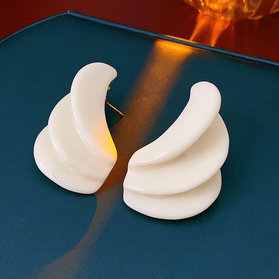 Tropföl runde verdrehte weiße quadratische Ohrstecker Damen einfache vielseitige Ohrringe Ohrringe Damen