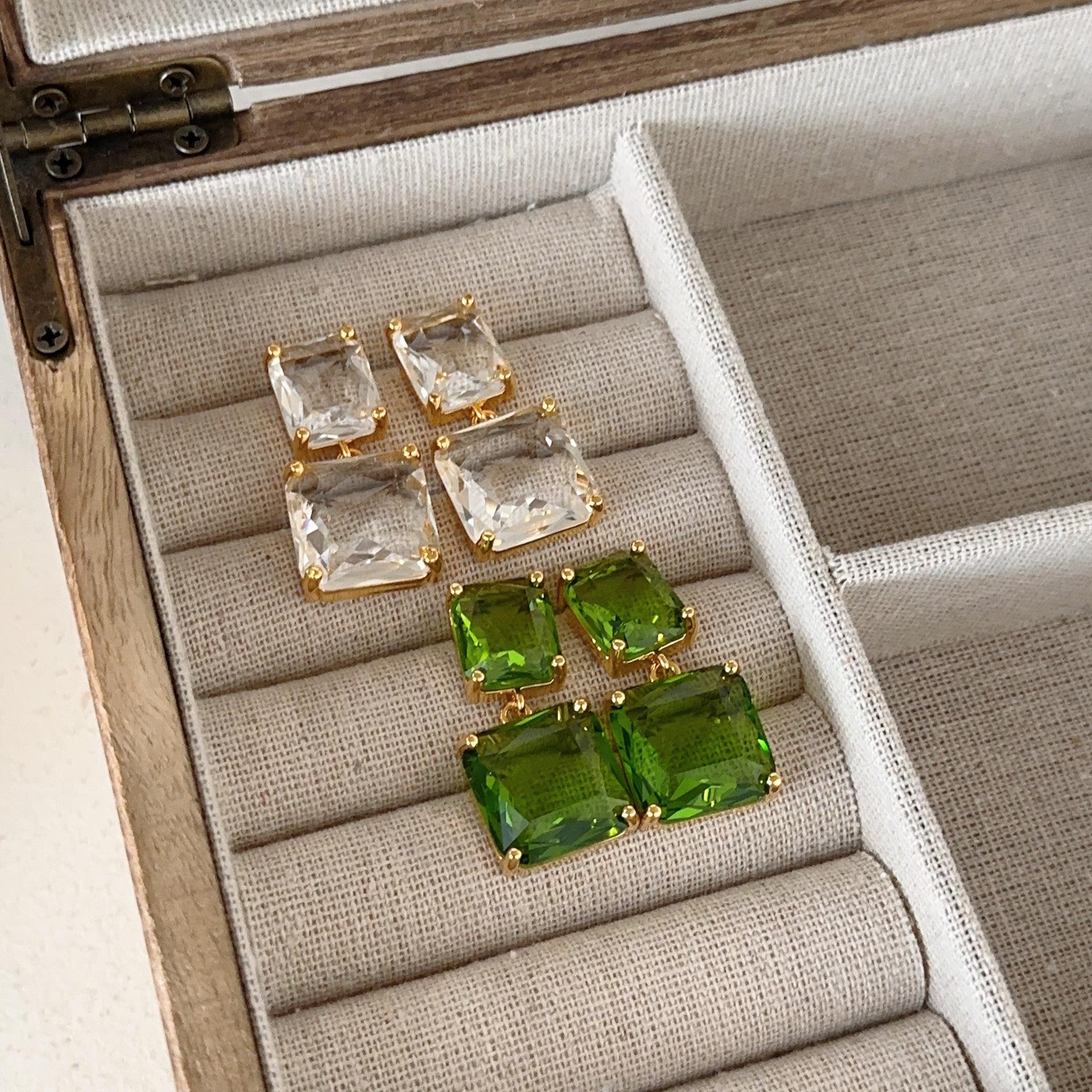 

The Wizard of Oz Retro Crystal Square Earrings in French Hong Kong Style