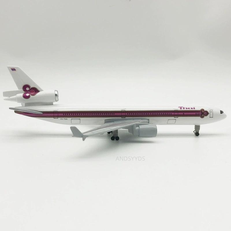 Collection Model 20cm Thai MD-11 Airways Aircraft Diecast MD11 Metal Alloy 1/400 Scale Plane Aviation Ornament W Airplane Stand