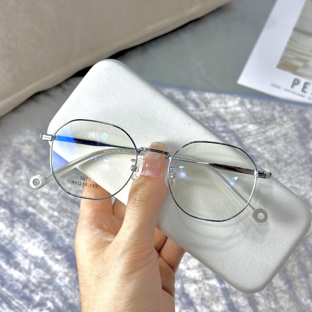 Xiaohongshu Trendy Memory Metal Eyeglasses Frame - Small Round Shape for a Bare Face Look, Can Accommodate Myopia Lenses