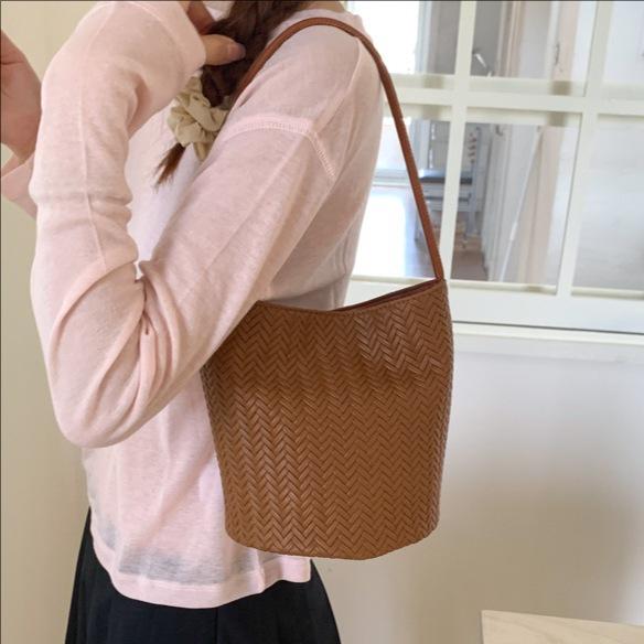 Large Capacity Woven Bag Fashion Handbag New Shoulder Bag Armpit Bag