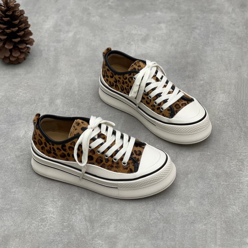 Round-toed, Thick-soled, Fashionable and Versatile Women's Shoes with Sponge Soles