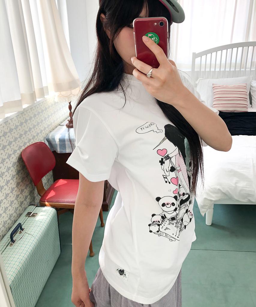 HUG YOUR SKIN X Lucy Loose Tee (White)
