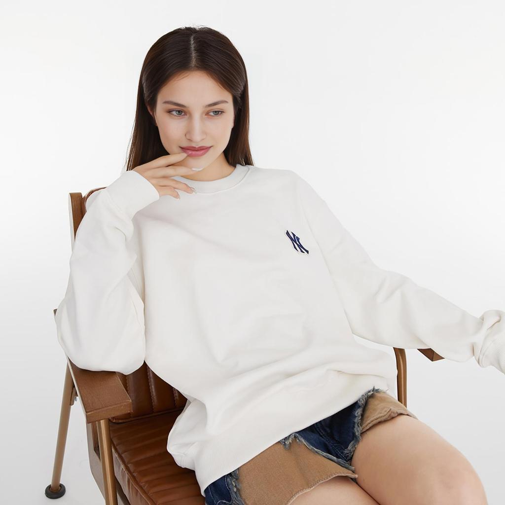 MLB FW23 New York Yankees Retro Gradient Crewneck Sweatshirt Unisex sweatshirt White 3AMTM0234-50CRD