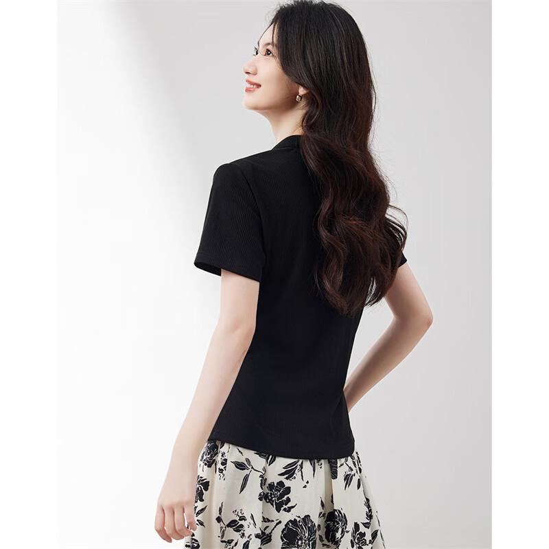 Neues kurzärmeliges T-Shirt im chinesischen Stil mit Froschknopf