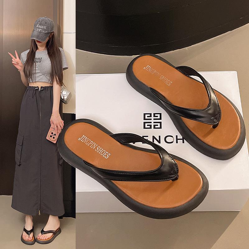 Korean Version of Thick-soled Flip-flops for Women To Wear In the Summer of 2025, New Pinch Sandals, Internet Celebrity Vacation Beach Shoes