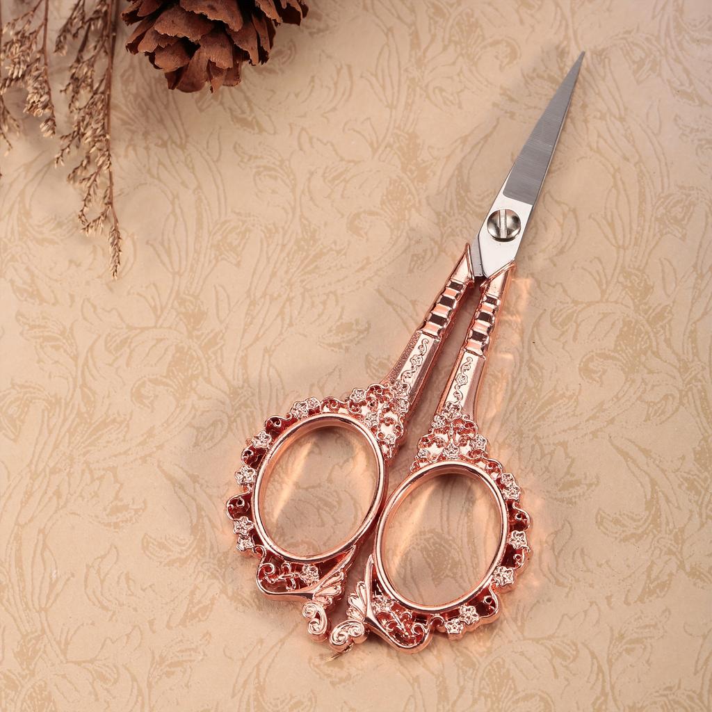 Vintage Embroidery Scissors For Women's Eyebrows And Eyelashes, With A 4.7-inch Petal Design. Sharp Fabric Cutting Scissors, Stainless Steel Nose