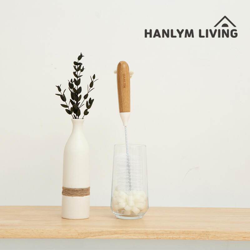 Bamboo bottle cleaning brush