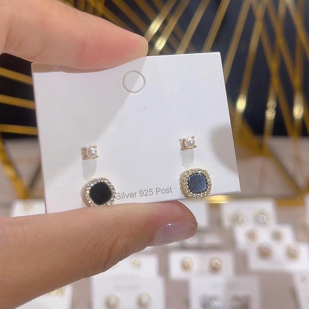 Elegant Black Pearl Square Earrings Set in 925 Sterling Silver