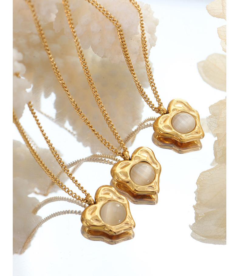 Hong Kong-Style Elegant Heart-Shaped Cat's Eye Stone Pendant Necklace On Gold-Plated Clavicle Chain.