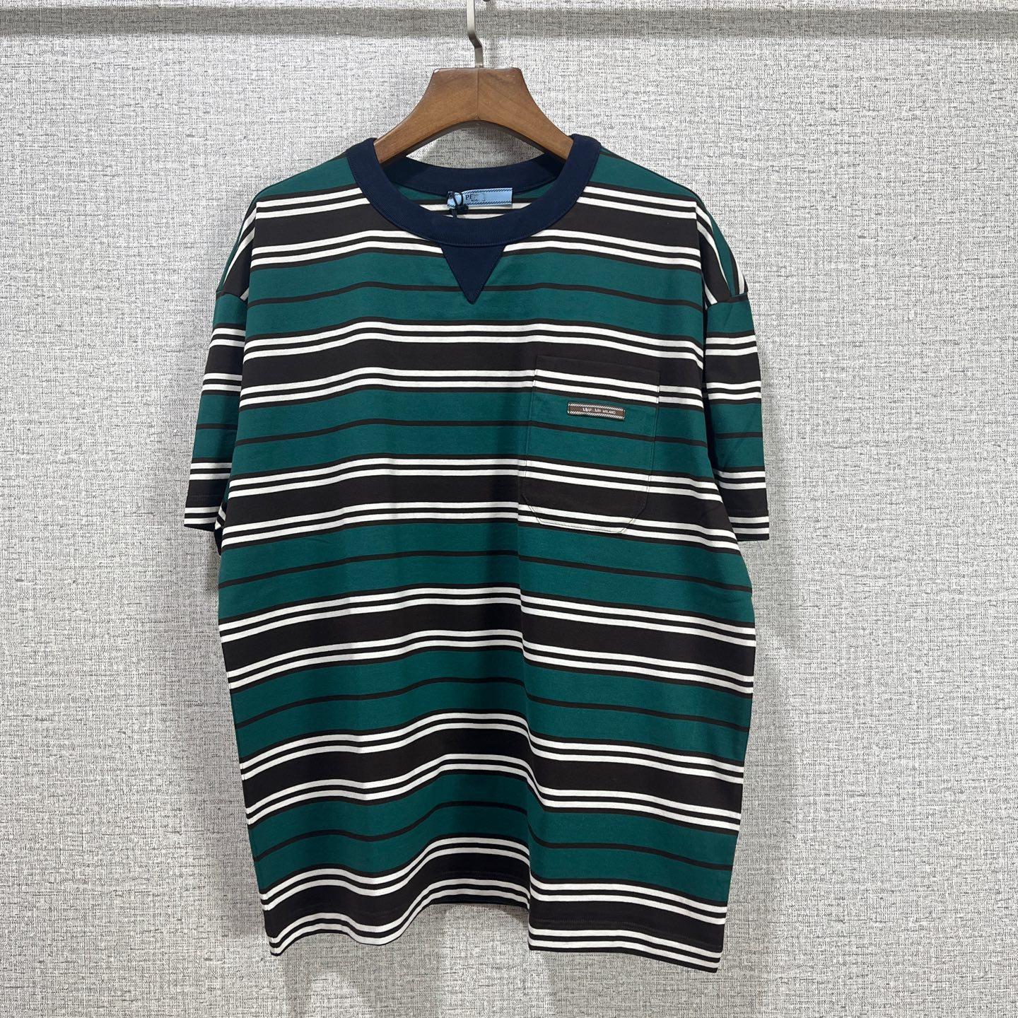 

Spring 2025 P Brand Striped Logo Loose Fit Unisex Tee, Short-Sleeved Medium