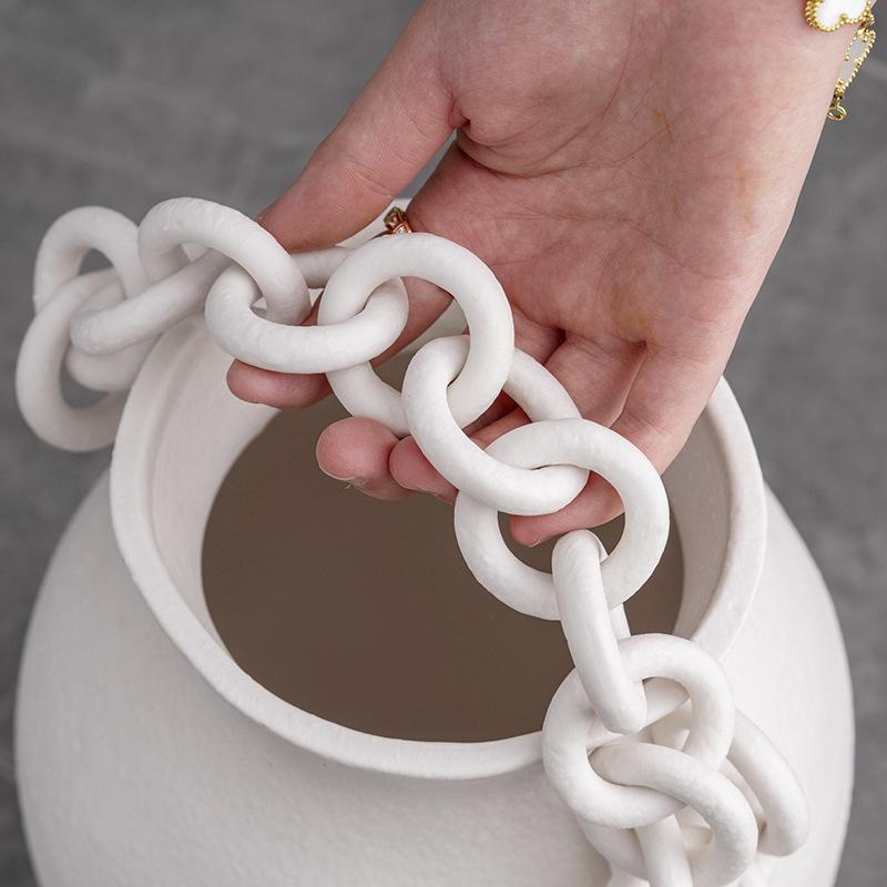 White Ceramic Vase Hollow Chain Geometric Buckle Porcelain Bottle Ceramic Handicraft Room Decoration Accessories Flower Vase