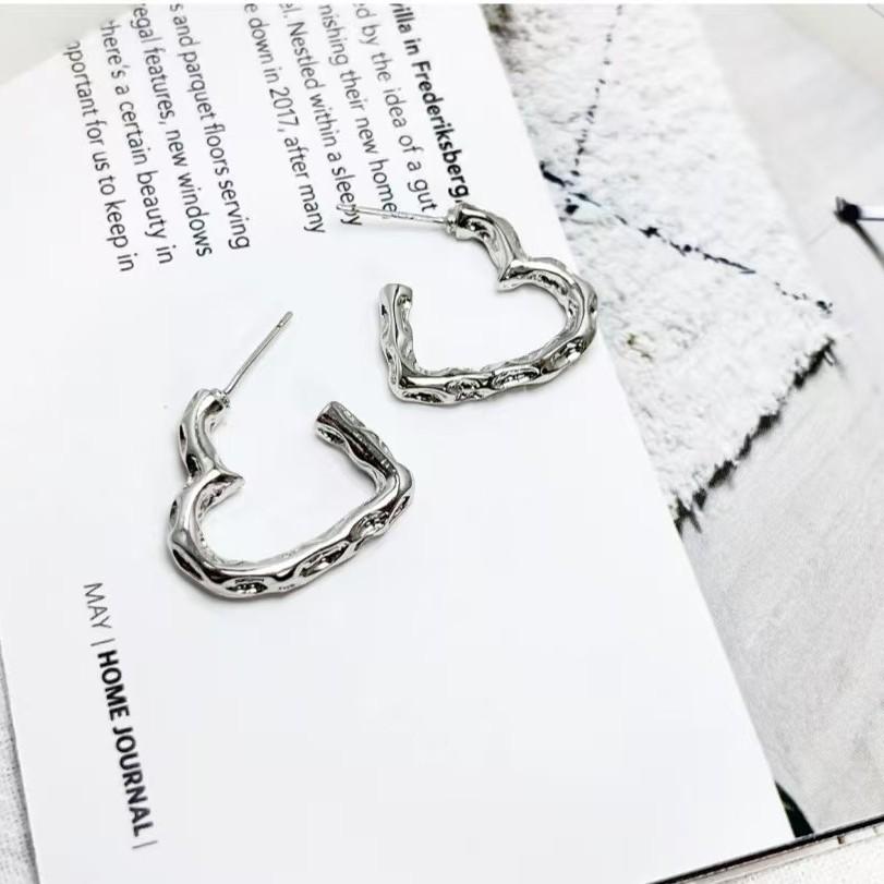 925 Silver Wind Cat's Eye Stone Earrings - Simple, Elegant, and Versatile for Women.