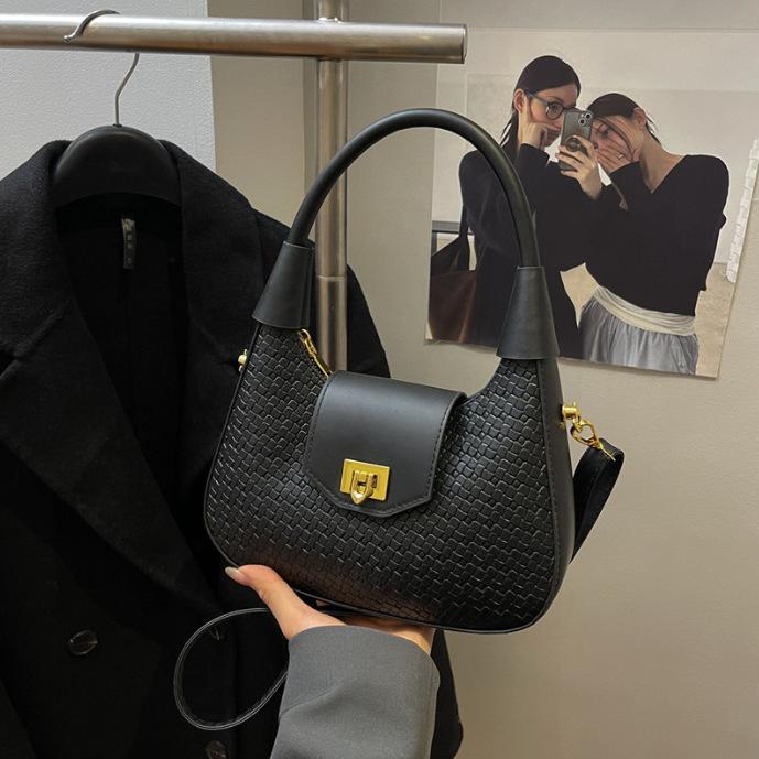 

Spring texture underarm small bag women s new personalized woven crescent bag fashionable retro messenger bag чёрный
