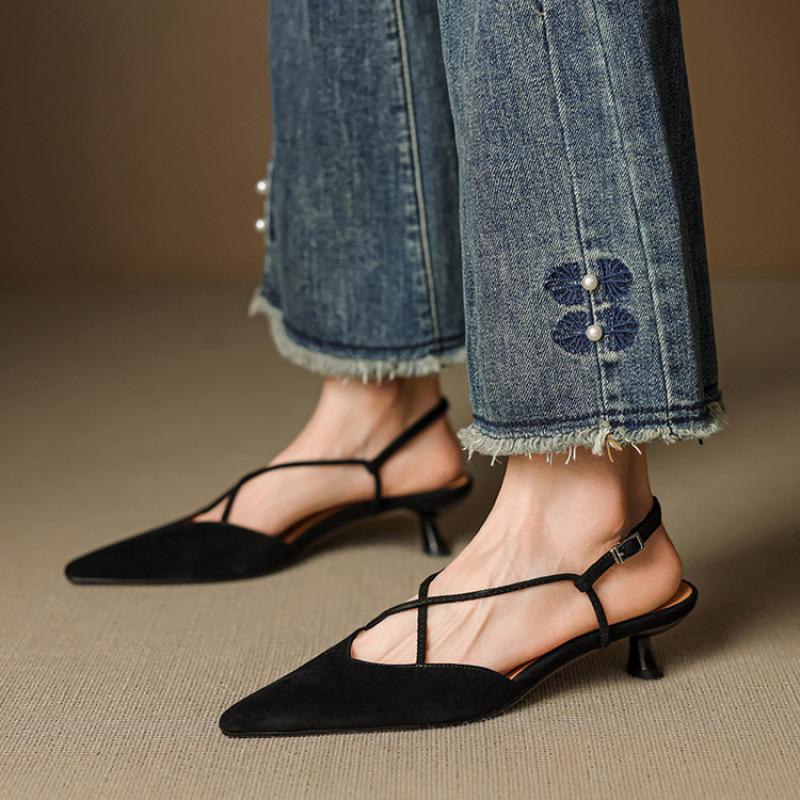 

New women s bag head sandals European and American summer solid color back empty sandals women s pointed head large size shoes buckle beef tendon 40 чёрный