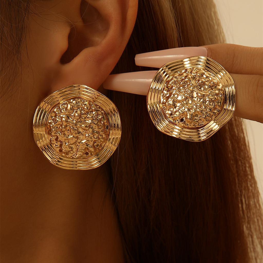European and American Ins Niche Simple High-end Stud Earrings Women's Light Luxury Trend Gold Retro Versatile Earrings