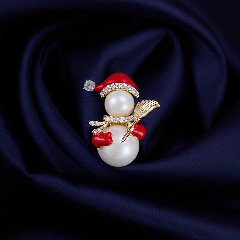 Sparkling Rhinestone Christmas Tree Brooch Faux Pearl Inlaid Fashion Holiday Pin for Scarf Bag Clothing Decor