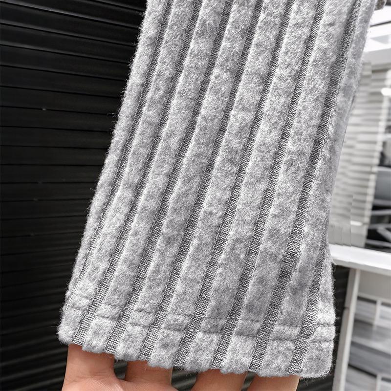 Fashionable Simple Style Long-sleeved Base Shirt T-shirt Women's 2025 Autumn and Winter V-neck Versatile Solid Color Pullover