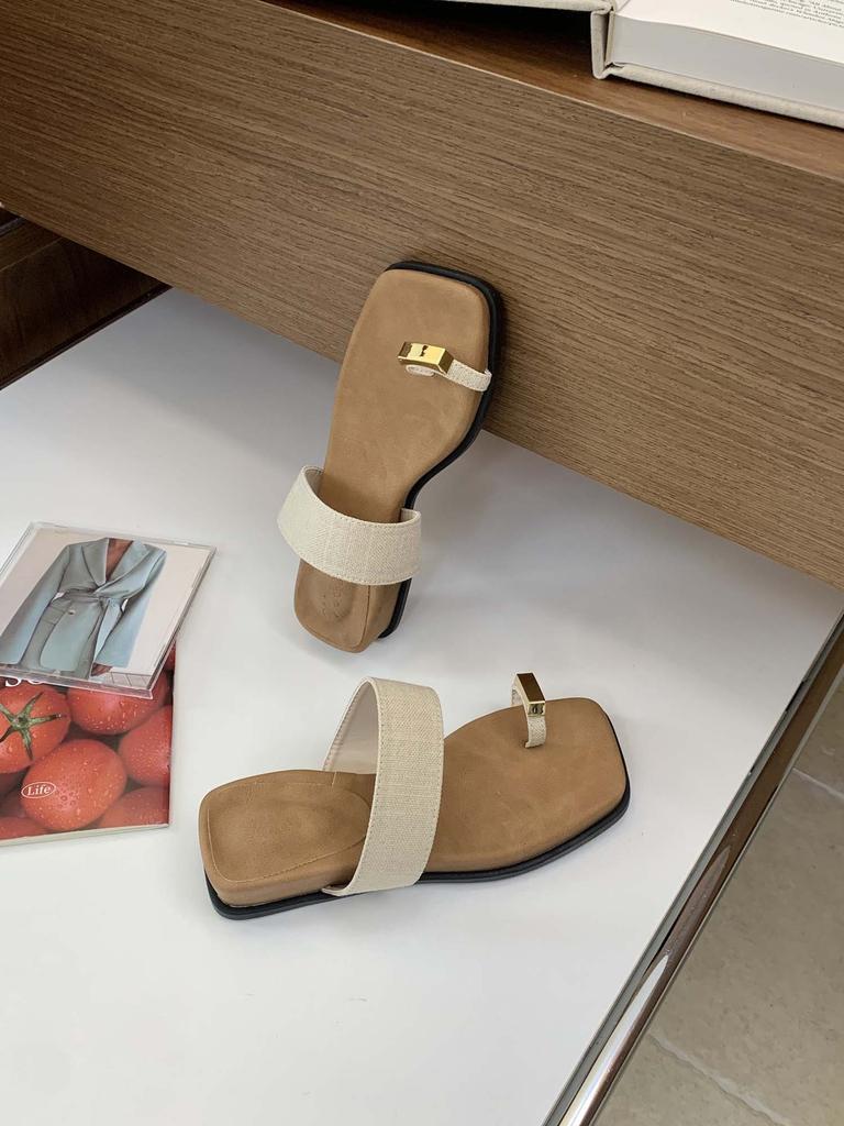 French Set of Toe Slope Heel Cool Slippers for Women's 2025 Summer New Holiday Beach Heightening Metal Buckle One-word Slippers