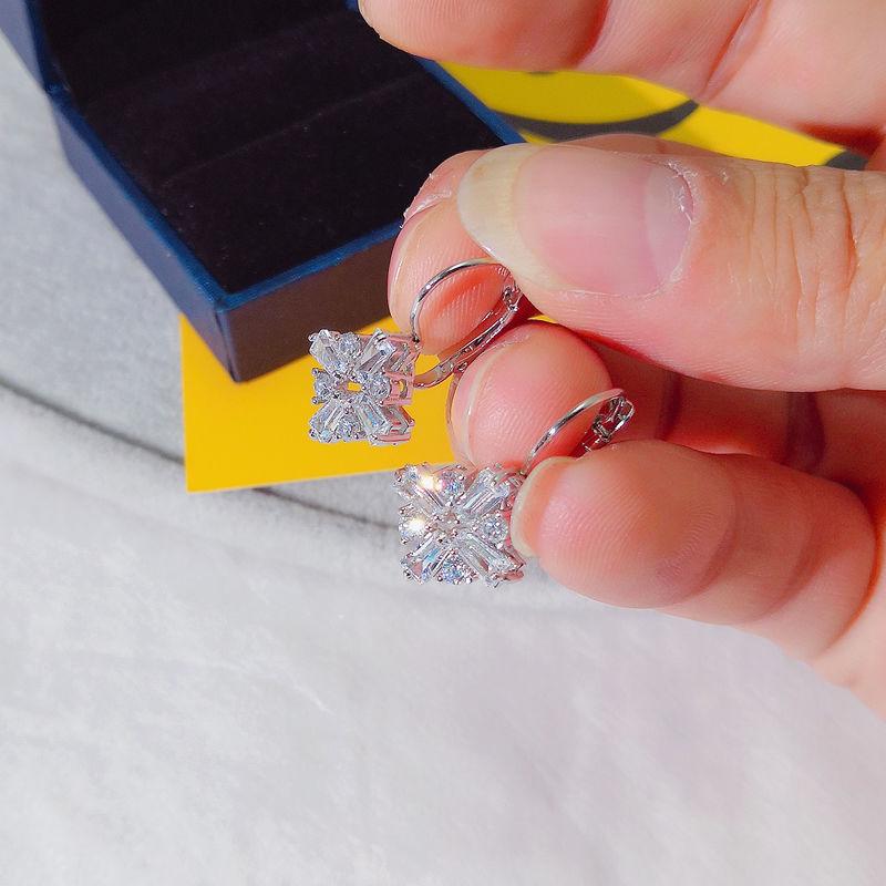 

Festive Temperament Rabbit Earrings: Versatile New Year Dangle & Stud for Women