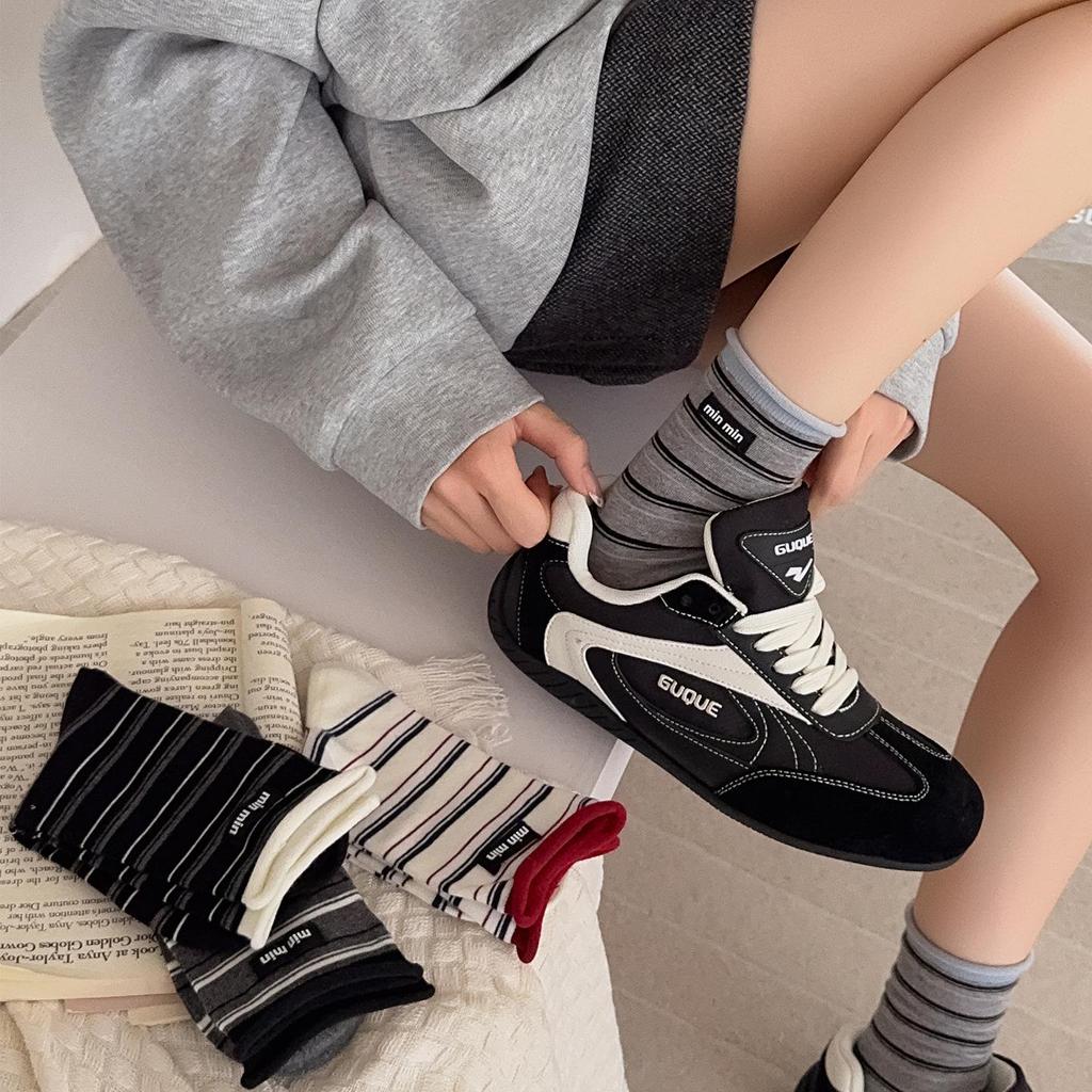 Baumwollsocken für Damen im koreanischen Stil mit Streifen und Rollrand - Herbst/Winter Mid-Tube, Academy Wind Miu Serie, mit Stoffetikett.