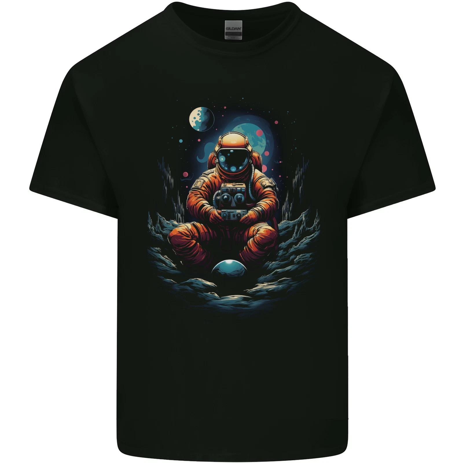 Astronaut Gamer Fantasy Gaming Planets Space Kids T-Shirt Childrens XL