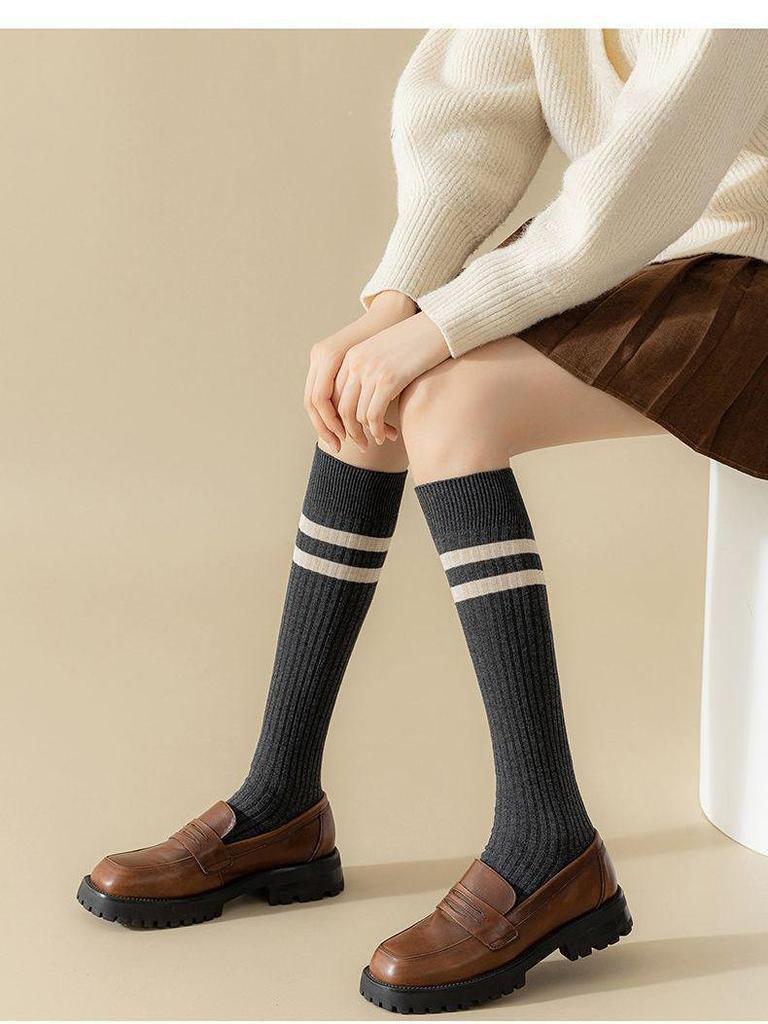 Damen Japanische JK Slim Wadensocken - Schwarze Kniestrümpfe für Frühling & Herbst