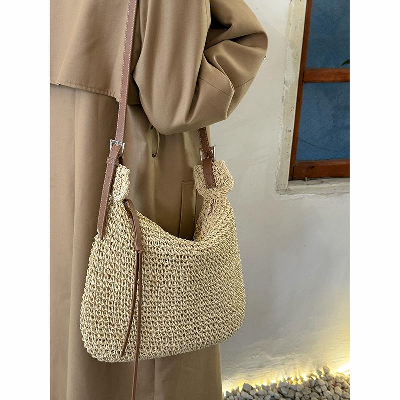 Large capacity summer seaside vacation woven bag new high-end messenger straw bag niche commuter shoulder bag