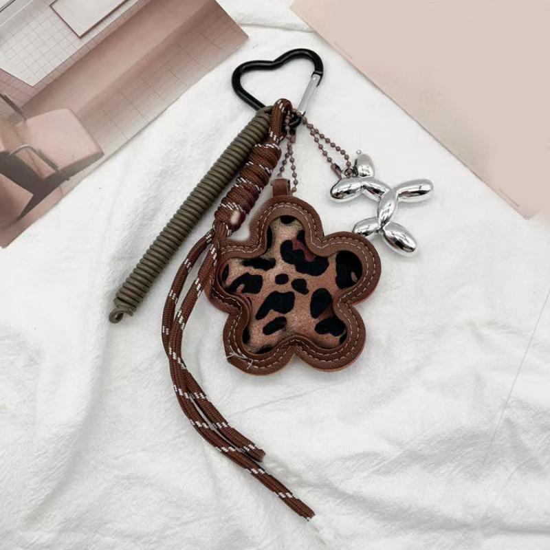Kreativ flätad repbagagehänge Elegant mångsidigt croissant-hänge Ryggsäckshänge med leopardmönster och blomma