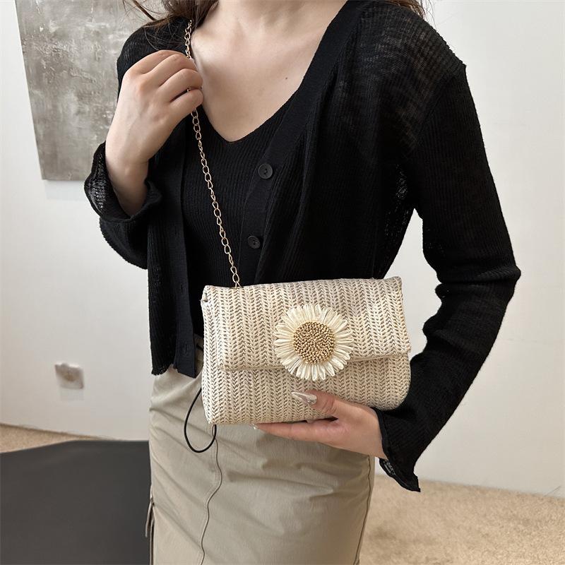 Fashionable Casual Beautiful Fashionable   Simple and Niche One-shoulder Spring and Summer New Chain Crossbody Small Square Bag Women's Bag