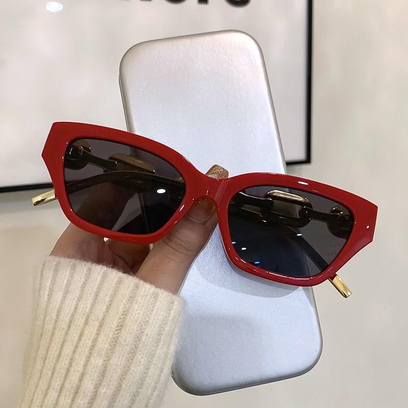 Luxury Designer Cat Eye Sunglasses Women Fashion Vintage Metal Chains Shades UV400 Protection Trendy
