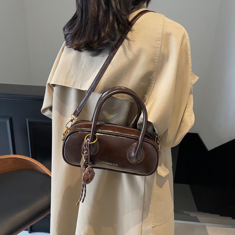 Hand carrying retro bowling bag women's 2025 new fashion shoulder bag texture messenger bag