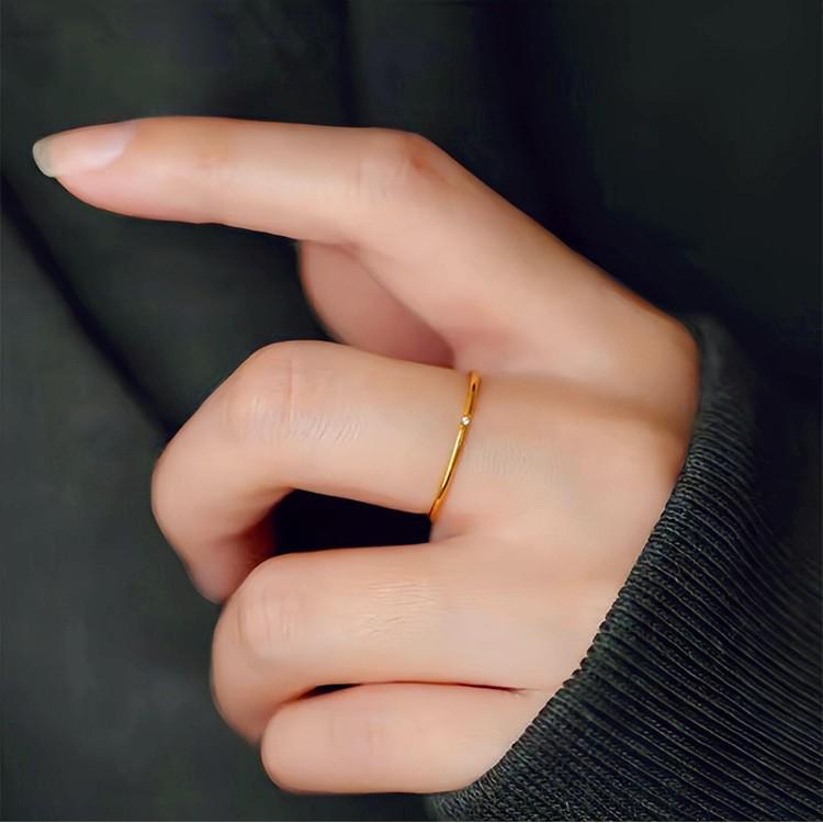 Korean Light Luxury Sparkling Diamond Gold Titanium Ring - Women's Index or Pinky Finger Jewelry
