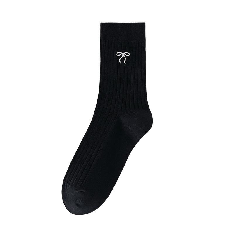 Girls' Mid-Calf Seamless Cotton Socks with Butterfly Embroidery - Wear-Resistant, Anti-Pilling, for Spring and Autumn