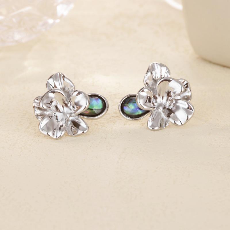 Retro rich flower opal earrings women's niche design sense three-dimensional flower stud earrings light luxury temperament earrings