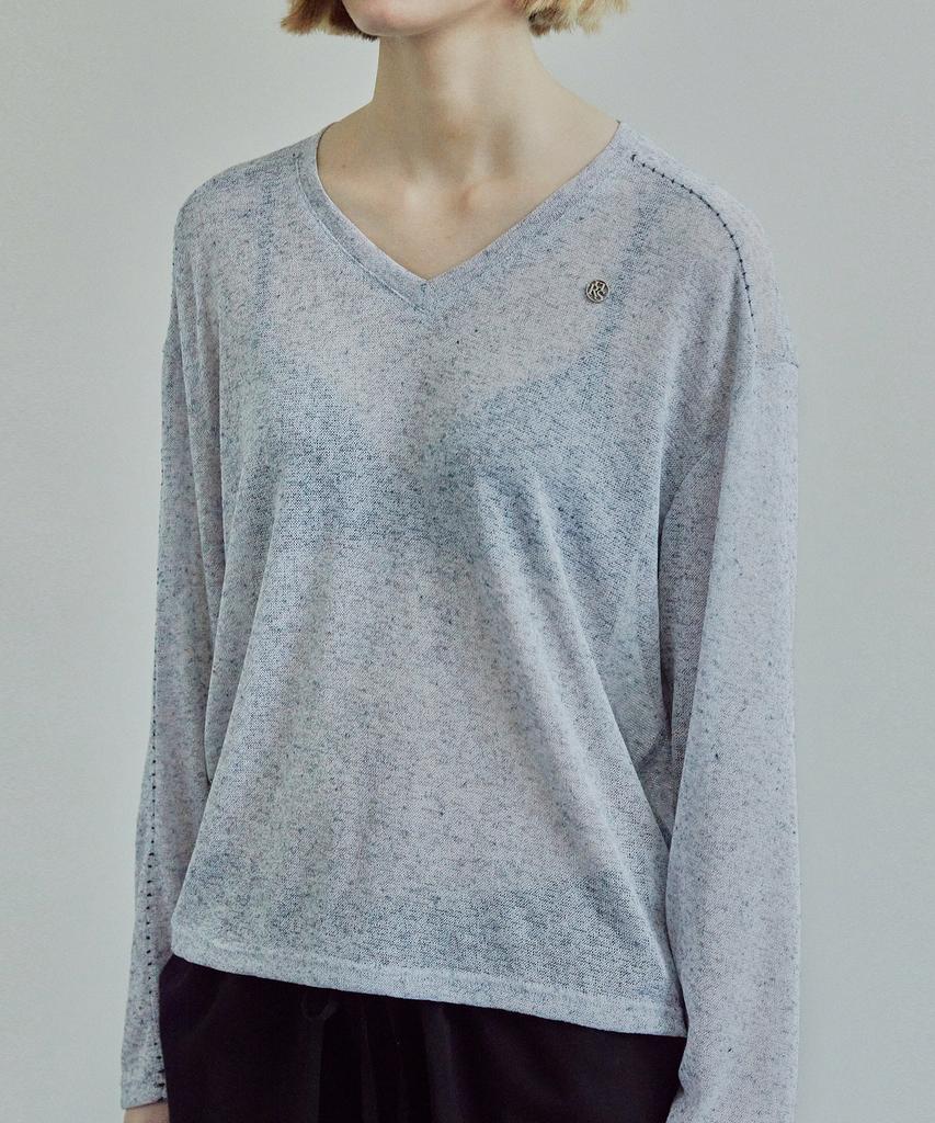 IHR Stitch V-Neck Knit / Gray