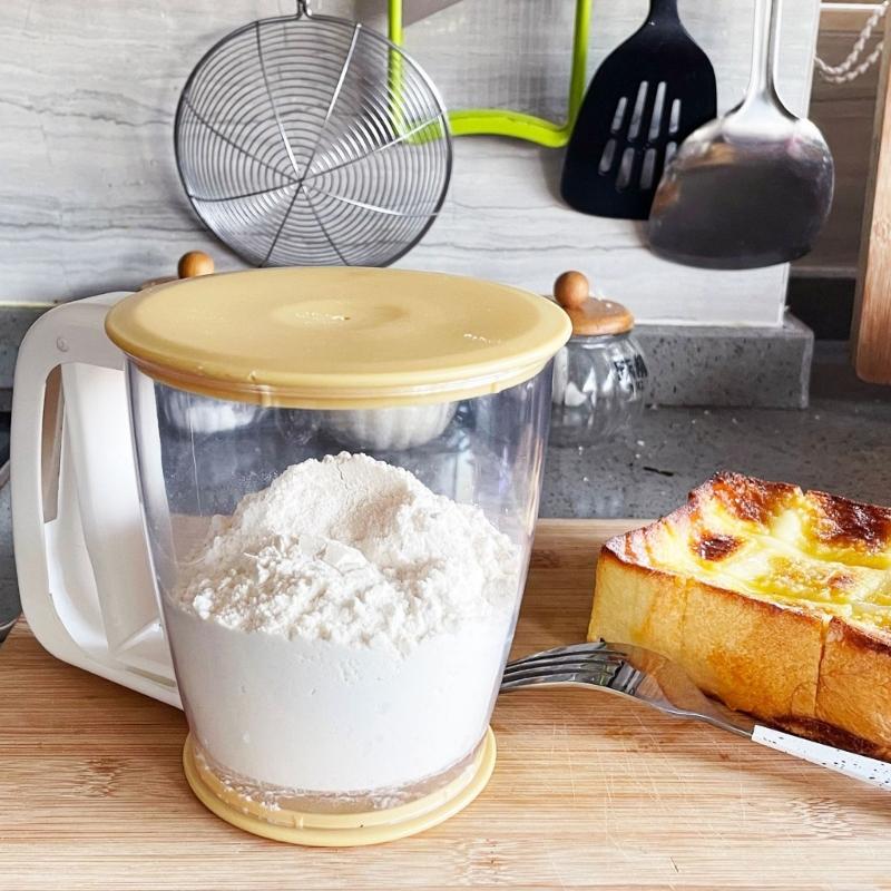 Plastové poloautomatické síto na mouku Ruční hrnek Síto na mouku Sítko na prášek Síto Síto na pečení Nástroje s víkem