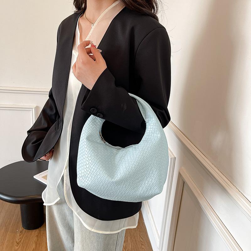 French-style Bag with Trendy Dumplings and A Niche Yet Versatile Handbag for Daily Commutes