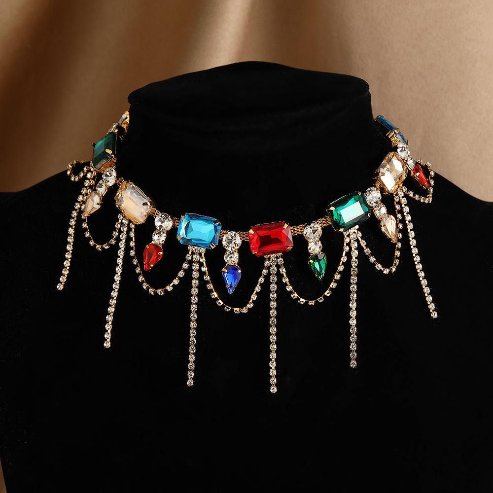 Luxe European Crystal Rhinestone Statement Necklace for Women - Sparkling Party Fashion.