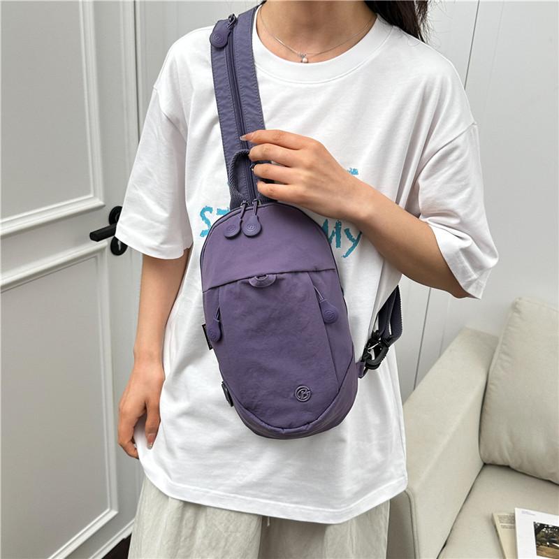 Multifunkční taška přes hrudník Dámský vodotěsný nylonový batoh Lehká crossbody taška na cesty