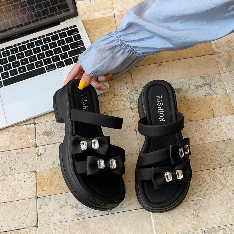 Platform Slippers Women's Summer Outer Wear 2025 New Super Fire High-end Sandals Increase Height Beautiful Fashion with Skirt Sandals