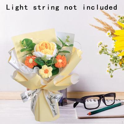 Bouquet di Fiori all'Uncinetto Completo Ornamento di Foglie di Eucalipto Artificiali Lavorato a Maglia a Mano per
