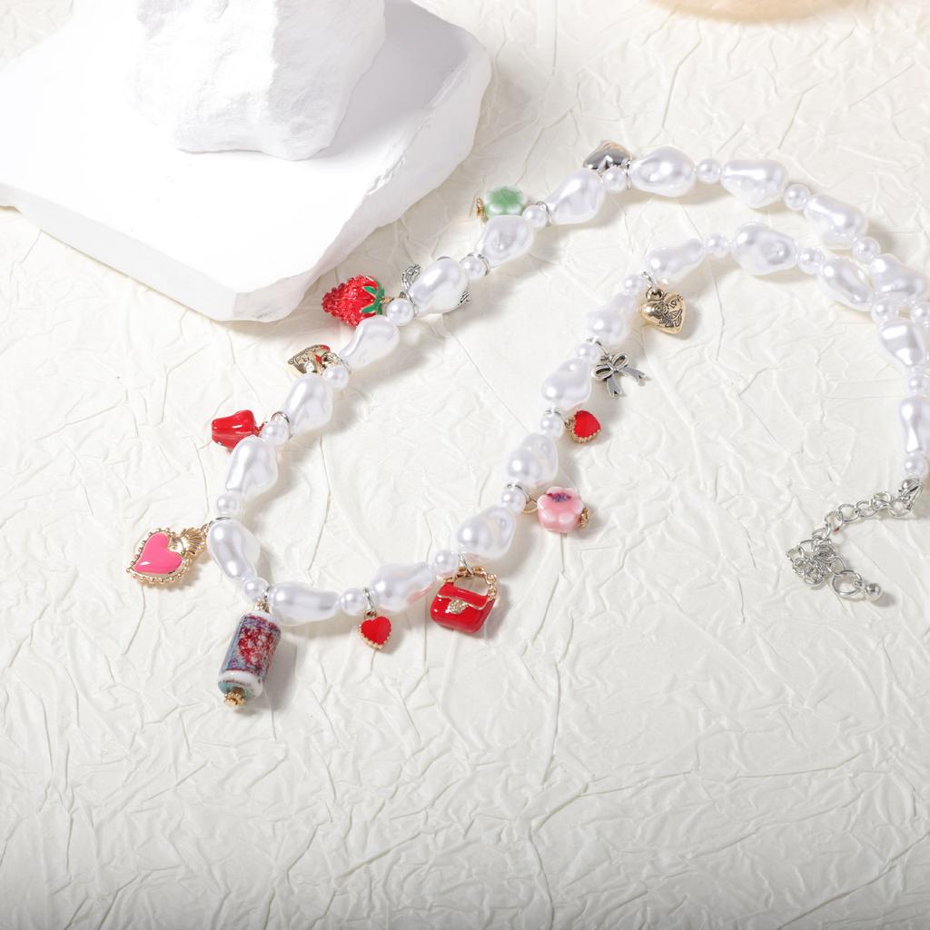 Korean Version of Fresh Niche Fashion Simple Imitation Pearl Various Dripping Alloy Love Geometric Pendant Women's Necklace