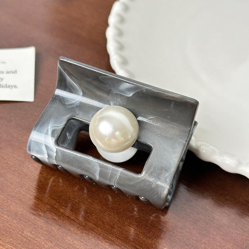 Style Timeless Retro Flower Hair Claw Clips Crafted With Premium Finish Pearl