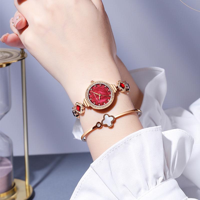 

Легкие роскошные водонепроницаемые кварцевые женские часы с браслетом, модные, с бриллиантами, маленькие, изысканные женские часы