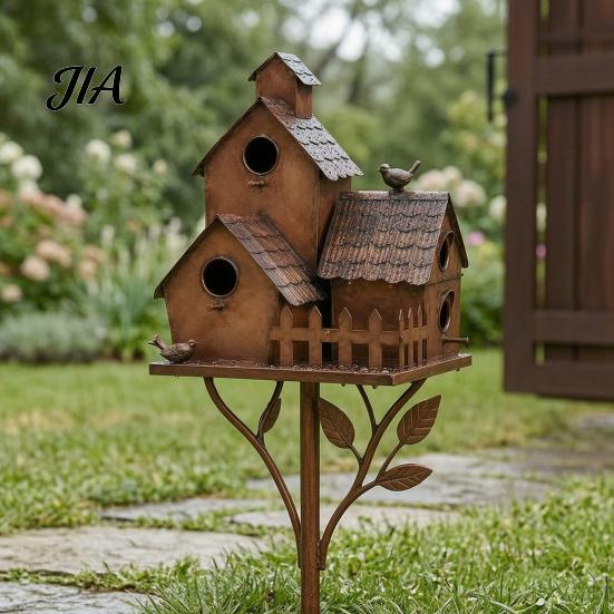 Estación de Pájaros Rústica Casa de Metal Estacas para Jardín, Decoración Comedero, Regalo Resistente a la Intemperie para Amantes Decoración de Arte en Hierro Césped Exterior Jardín Macizo Decoración Salvaje