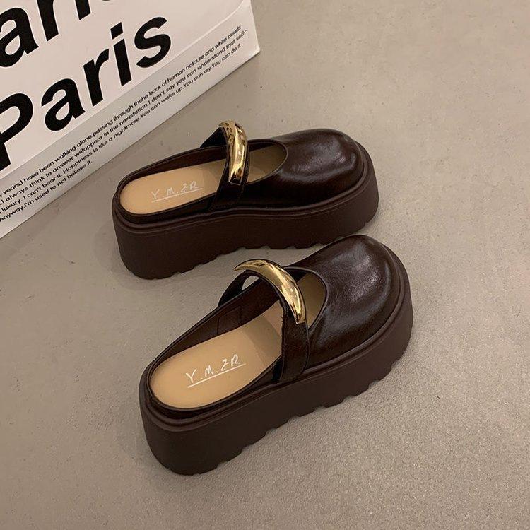 Retro beliebte Tasche Kopf Mopp Feder Neu Kleine Höhenerhöhung Dicke Sohle Leder Oberfläche Halbe Hausschuhe
